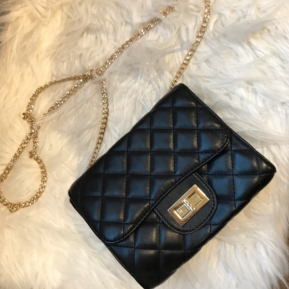 Gorgeous black quilted purse 🖤